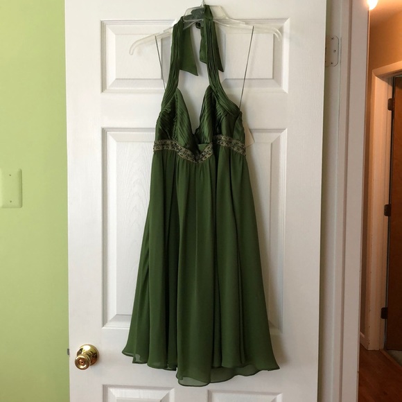 Green, halter style dress. - Picture 1 of 4